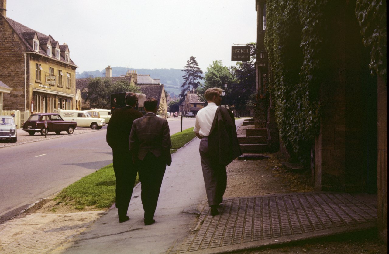 054 A with friends in Cotswolds 1964-s